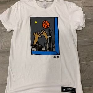 Men’s Adidas t-shirt Size Small